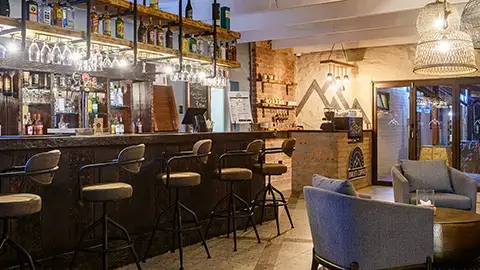 17-Kiara_Lodge_Bar